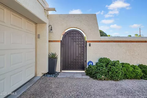 Exterior - 629 E Myrtle Ave, Phoenix, AZ 85020 photo 3 of 5