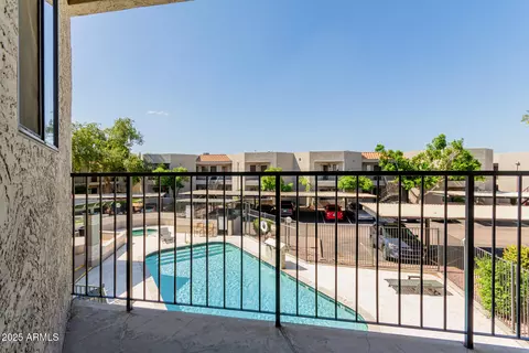 Exterior - 1352 E Highland Ave #206, Phoenix, AZ 85014 photo 2 of 7