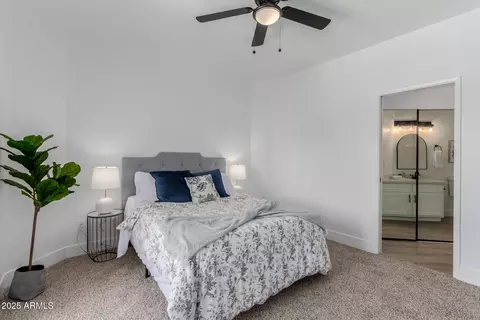 Bedroom - 1352 E Highland Ave #206, Phoenix, AZ 85014 photo 2 of 5