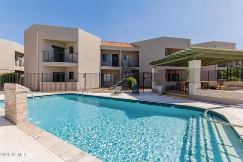 Exterior - 1352 E Highland Ave #206, Phoenix, AZ 85014 photo 6 of 7