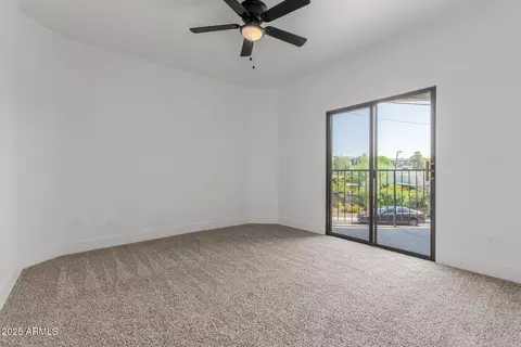 Bedroom - 1352 E Highland Ave #206, Phoenix, AZ 85014 photo 4 of 5