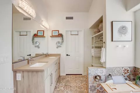 Bath - 7258 E Kiva Ave, Mesa, AZ 85209 photo 6 of 12