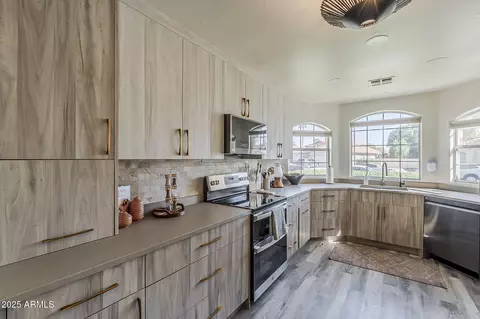 Kitchen - 7258 E Kiva Ave, Mesa, AZ 85209 photo 1 of 12