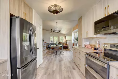 Kitchen - 7258 E Kiva Ave, Mesa, AZ 85209 photo 9 of 12