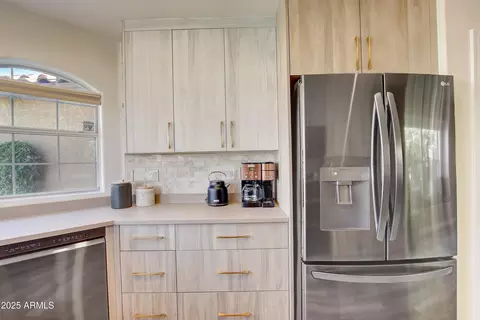 Kitchen - 7258 E Kiva Ave, Mesa, AZ 85209 photo 10 of 12