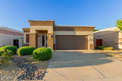 6366 W Blackhawk Dr, Glendale, AZ 85308