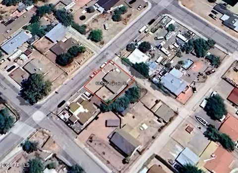 687 W Navajo St, Wickenburg, AZ 85390