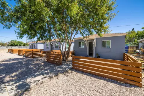 2425 W Turney Ave, Phoenix, AZ 85015