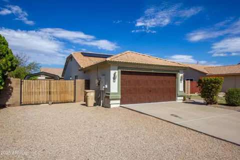 Exterior - 980 W 13th Ave, Apache Junction, AZ 85120 photo 3 of 7