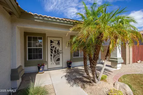 Exterior - 980 W 13th Ave, Apache Junction, AZ 85120 photo 4 of 7