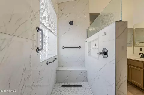 Bath - 4318 E Walnut Rd, Gilbert, AZ 85297 photo 3 of 5
