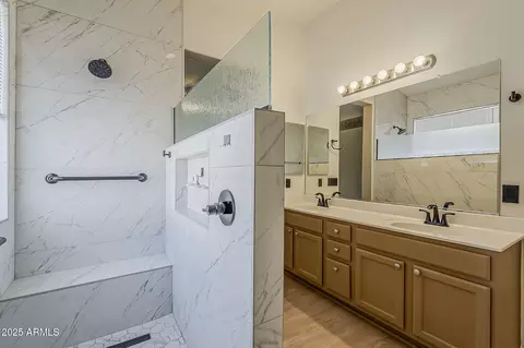 Bath - 4318 E Walnut Rd, Gilbert, AZ 85297 photo 4 of 5