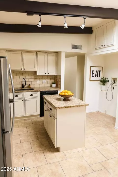 Kitchen - 4726 N 14th St, Phoenix, AZ 85014 photo 1 of 1