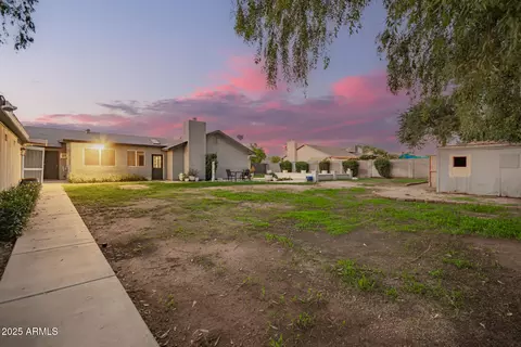 Exterior - 3029 E Rosemonte Dr, Phoenix, AZ 85050 photo 3 of 11