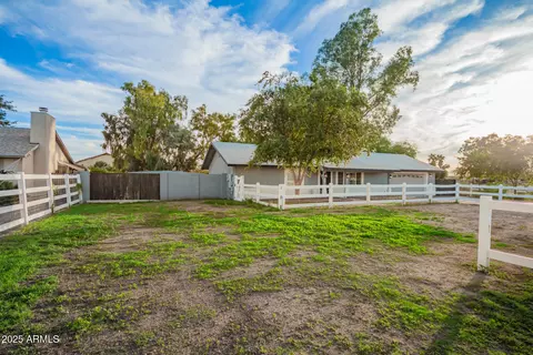 Exterior - 3029 E Rosemonte Dr, Phoenix, AZ 85050 photo 11 of 11