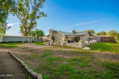 Exterior - 3029 E Rosemonte Dr, Phoenix, AZ 85050 photo 6 of 11