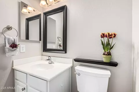 Bath - 3686 E Meadowview Dr, Gilbert, AZ 85298 photo 1 of 4