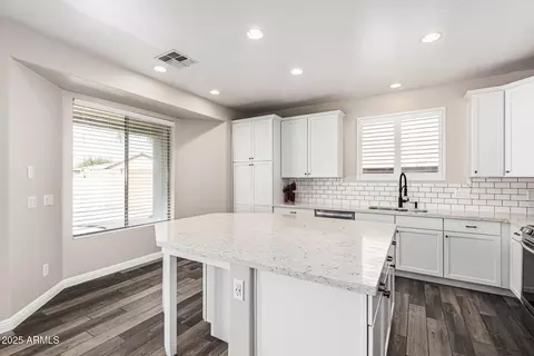 Kitchen - 3686 E Meadowview Dr, Gilbert, AZ 85298 photo 2 of 5