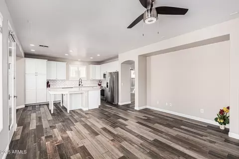 Living - 3686 E Meadowview Dr, Gilbert, AZ 85298 photo 5 of 10