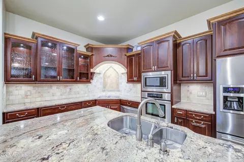 Kitchen - 5238 N Explorer Rd, Apache Junction, AZ 85119 photo 6 of 11