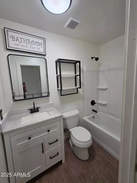 Bath - 752 W 3rd Pl, Mesa, AZ 85201 photo 1 of 3