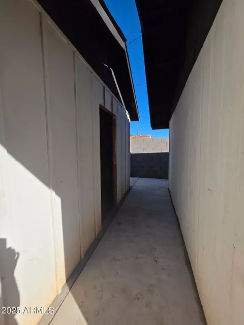 Entry Way - 752 W 3rd Pl, Mesa, AZ 85201 photo 3 of 3