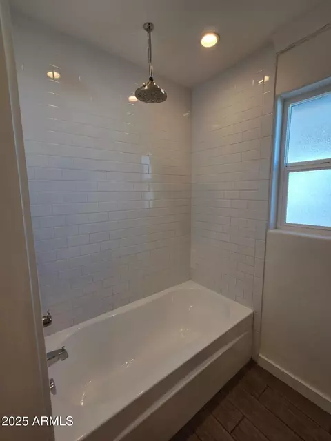 Bath - 752 W 3rd Pl, Mesa, AZ 85201 photo 2 of 3