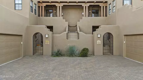 36601 N Mule Train Rd #B40, Carefree, AZ 85377