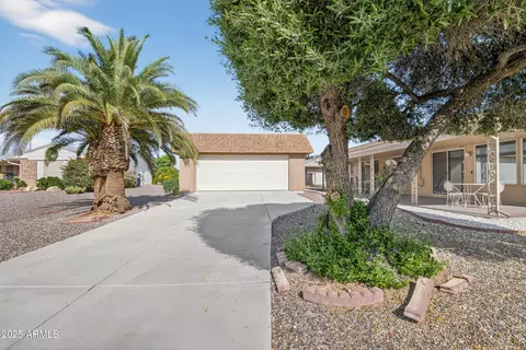 9526 W Oakstone Dr, Sun City, AZ 85351