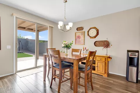 Dining - 1729 E Chanute Pass, Phoenix, AZ 85040 photo 2 of 2