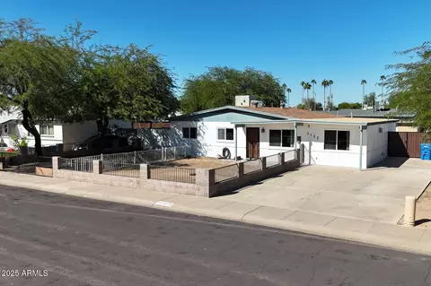 3132 W Acapulco Ln, Phoenix, AZ 85053