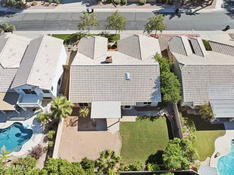 View/Area - 916 S Dolphin Dr, Gilbert, AZ 85233 photo 4 of 10