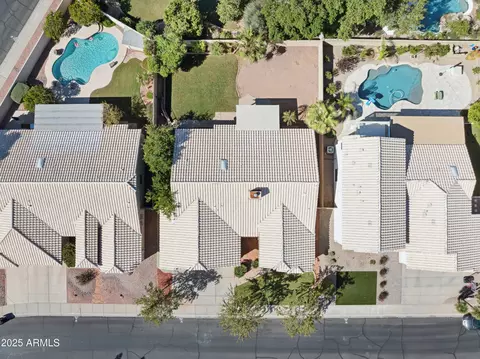View/Area - 916 S Dolphin Dr, Gilbert, AZ 85233 photo 2 of 10