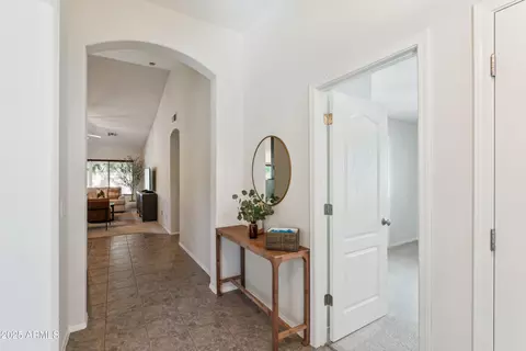 Entry Way - 916 S Dolphin Dr, Gilbert, AZ 85233 photo 3 of 5