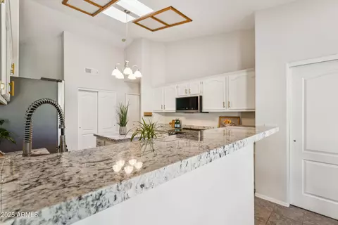 Kitchen - 916 S Dolphin Dr, Gilbert, AZ 85233 photo 1 of 4