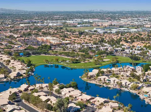 View/Area - 916 S Dolphin Dr, Gilbert, AZ 85233 photo 9 of 10