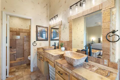 Bath - 1437 E Glenhaven Dr, Phoenix, AZ 85048 photo 2 of 4