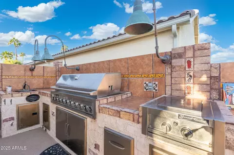 Kitchen - 1437 E Glenhaven Dr, Phoenix, AZ 85048 photo 5 of 5