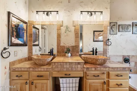 Bath - 1437 E Glenhaven Dr, Phoenix, AZ 85048 photo 1 of 4