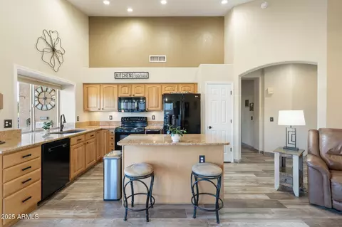 Kitchen - 1437 E Glenhaven Dr, Phoenix, AZ 85048 photo 4 of 5