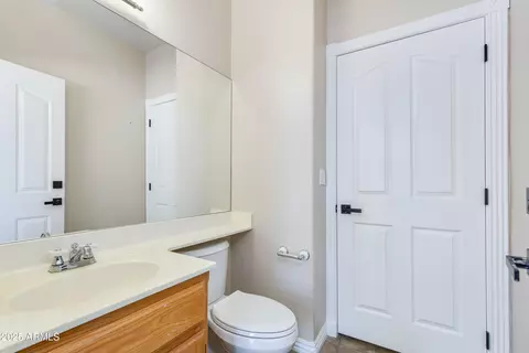 Bath - 3958 E Juniper Cir, Mesa, AZ 85205 photo 3 of 4