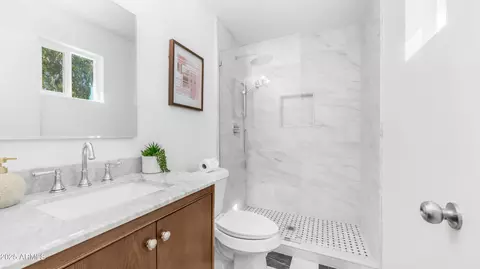 Bath - 141 Eugie Ave, Phoenix, AZ 85022 photo 1 of 2