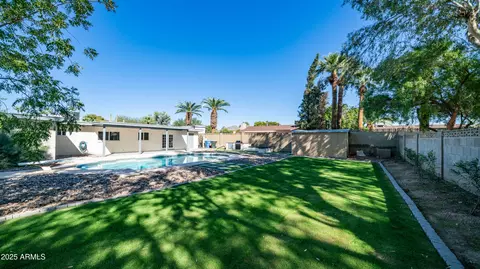 Exterior - 141 Eugie Ave, Phoenix, AZ 85022 photo 10 of 14