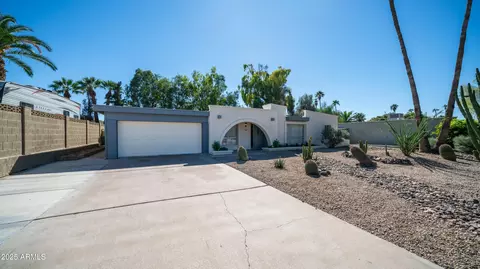Exterior - 141 Eugie Ave, Phoenix, AZ 85022 photo 2 of 14