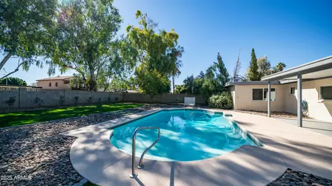 Exterior - 141 Eugie Ave, Phoenix, AZ 85022 photo 4 of 14