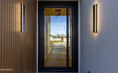 Entry Way - 4234 N 42nd Pl, Phoenix, AZ 85018 photo 3 of 8