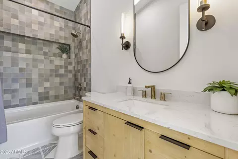 Bath - 4234 N 42nd Pl, Phoenix, AZ 85018 photo 15 of 16