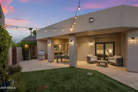 Exterior - 219 E Oregon Ave, Phoenix, AZ 85012 photo 3 of 4