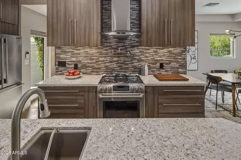 Kitchen - 219 E Oregon Ave, Phoenix, AZ 85012 photo 3 of 6