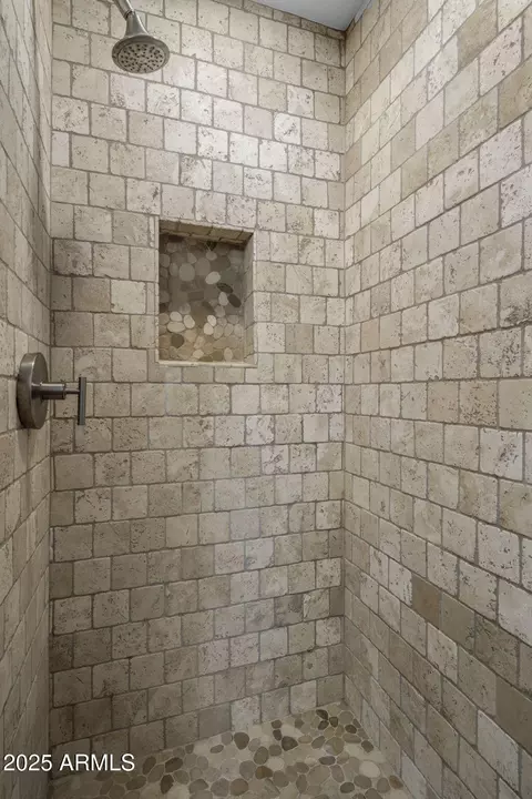 Bath - 219 E Oregon Ave, Phoenix, AZ 85012 photo 6 of 6